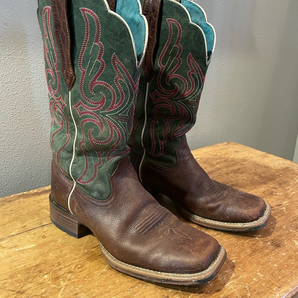 Ariat 8.5 Western Cowboy Boots